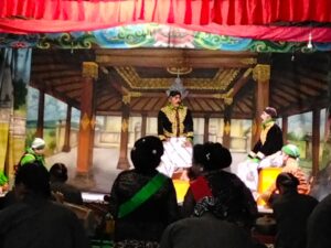 Ketoprak “Suminten Edan” Semarakkan HUT ke-77 Kalurahan Donoharjo